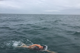 Maggie Regan ’14 swimming the English Channel